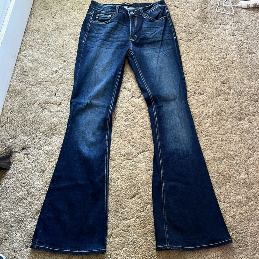 Women’s BNWOT KanCan Estilo flare jeans size 9/28